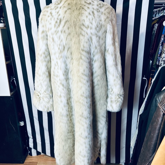 Dennis Basso Luxury Full Length Snow Leopard Faux Fur Coat 🤩 - Picture 5 of 11